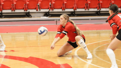 Beavers volleyball falls to Mustangs